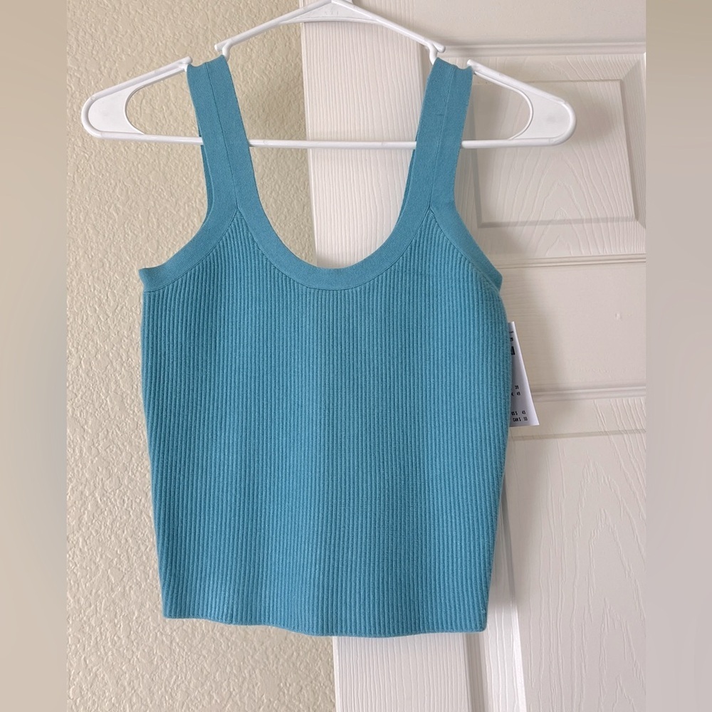 Abercrombie cropped tank - Picture 1 of 4
